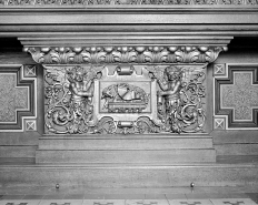 Détail de la partie centrale du devant d'autel. © Région Bourgogne-Franche-Comté, Inventaire du patrimoine