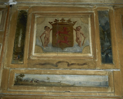  château dessus-de-porte porte (panneaux peints) : armoiries allégories bouffon © Région Bourgogne-Franche-Comté, Inventaire du patrimoine