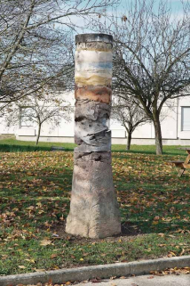 Détail de la colonne. © Région Bourgogne-Franche-Comté, Inventaire du patrimoine