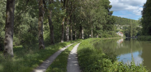 Vue large d'amont du site d'écluse 17. © Région Bourgogne-Franche-Comté, Inventaire du patrimoine
