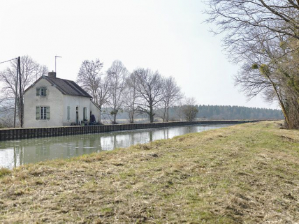 La maison de 3/4 avec le pignon. © Région Bourgogne-Franche-Comté, Inventaire du patrimoine
