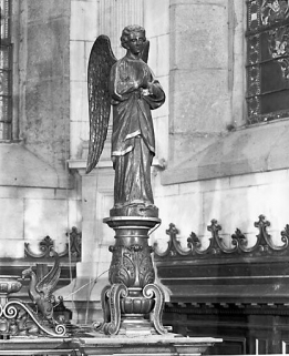 Détail : ange droit du maître-autel. © Région Bourgogne-Franche-Comté, Inventaire du patrimoine