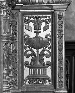 Détail du maître-autel : décor latéral droit. © Région Bourgogne-Franche-Comté, Inventaire du patrimoine