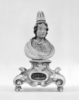 Saintes couronnées : vue de profil. © Région Bourgogne-Franche-Comté, Inventaire du patrimoine