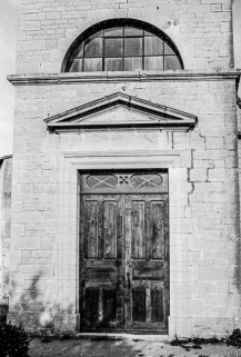 Façade antérieure : la porte. © Région Bourgogne-Franche-Comté, Inventaire du patrimoine