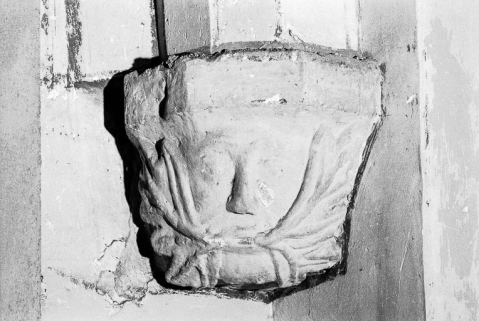 Culot (tête). © Région Bourgogne-Franche-Comté, Inventaire du patrimoine