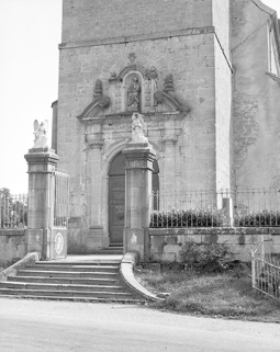 Portail et grille d'entrée. © Région Bourgogne-Franche-Comté, Inventaire du patrimoine