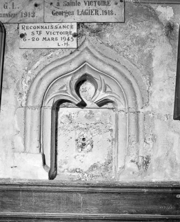 Lavabo de la chapelle latérale droite. © Région Bourgogne-Franche-Comté, Inventaire du patrimoine