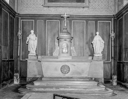 Intérieur : maître-autel et tabernacle. © Région Bourgogne-Franche-Comté, Inventaire du patrimoine