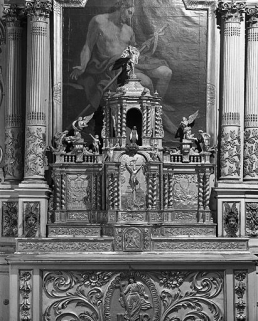 Les gradins d'autel, le tabernacle et le dais d'exposition du maître-autel. © Région Bourgogne-Franche-Comté, Inventaire du patrimoine