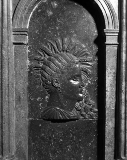 Détail : bas-reliefs n°4. © Région Bourgogne-Franche-Comté, Inventaire du patrimoine