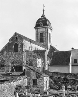 Exétérieur : vue d'ensemble depuis le cimetière. © Région Bourgogne-Franche-Comté, Inventaire du patrimoine