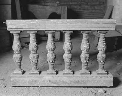 Fragment de l'ancienne balustrade du choeur liturgique. © Région Bourgogne-Franche-Comté, Inventaire du patrimoine