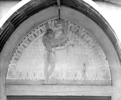 Gymnase. Peinture murale du tympan du portail, par Jules Vittini. © Région Bourgogne-Franche-Comté, Inventaire du patrimoine