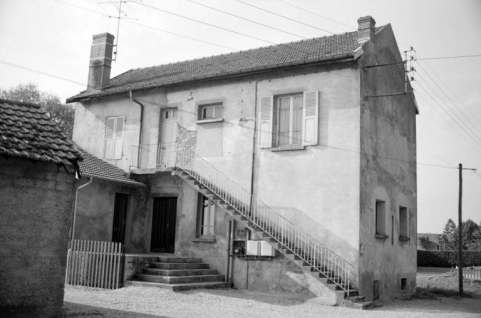 Bâtiment principal (A) vu de trois quarts droit. © Région Bourgogne-Franche-Comté, Inventaire du patrimoine