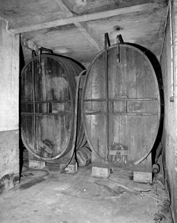 Foudres de section ovale. © Région Bourgogne-Franche-Comté, Inventaire du patrimoine