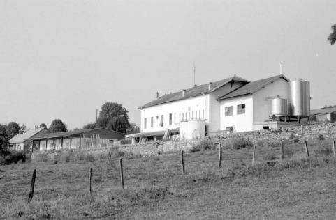 Façade postérieure de la fromagerie et pièce d'affinage. © Région Bourgogne-Franche-Comté, Inventaire du patrimoine