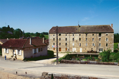 Vue d'ensemble depuis le nord-est. © Région Bourgogne-Franche-Comté, Inventaire du patrimoine