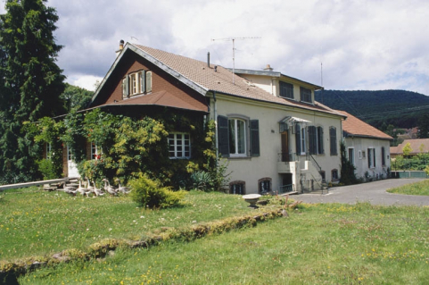 Les bureaux et le logement de contremaître depuis le sud-est. © Région Bourgogne-Franche-Comté, Inventaire du patrimoine