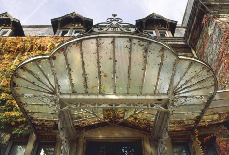 Marquise de la façade sud. © Région Bourgogne-Franche-Comté, Inventaire du patrimoine