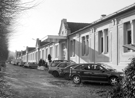 Bâtiment des bureaux et des magasins : façade depuis le nord-est. © Région Bourgogne-Franche-Comté, Inventaire du patrimoine
