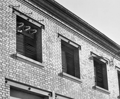 Transformateur : détail des baies supérieures. © Région Bourgogne-Franche-Comté, Inventaire du patrimoine