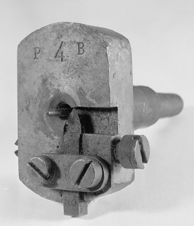 Vue d'ensemble rapprochée d'un des outils de coupe. © Région Bourgogne-Franche-Comté, Inventaire du patrimoine