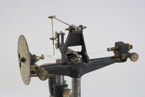 Partie supérieure de la face latérale droite. © Région Bourgogne-Franche-Comté, Inventaire du patrimoine