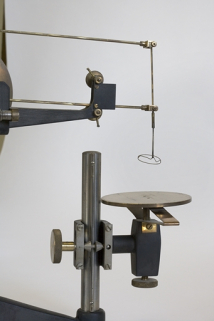 Platine horizontale et dispositif de préhension. © Région Bourgogne-Franche-Comté, Inventaire du patrimoine