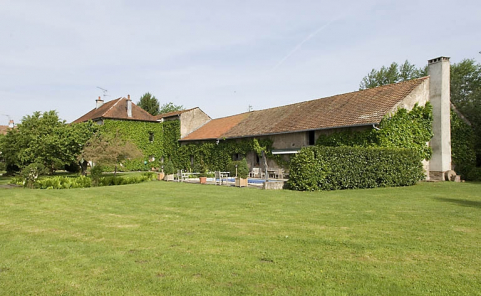 Vue d'ensemble depuis le sud-est. © Région Bourgogne-Franche-Comté, Inventaire du patrimoine