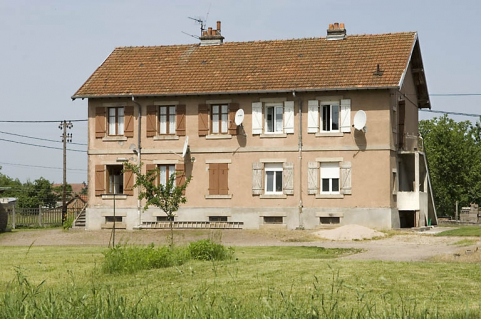 Logement ouvrier à 4 appartements. Elévation sud. © Région Bourgogne-Franche-Comté, Inventaire du patrimoine