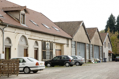 Murs-pignons des ateliers de fabrication. Vue depuis le nord-ouest. © Région Bourgogne-Franche-Comté, Inventaire du patrimoine