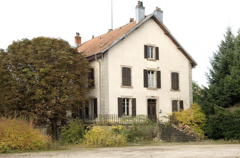 Logement patronal. Vue de trois quarts. © Région Bourgogne-Franche-Comté, Inventaire du patrimoine