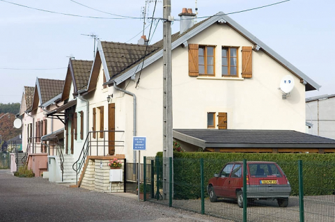 Logements doubles. Vue en enfilade depuis l'est. © Région Bourgogne-Franche-Comté, Inventaire du patrimoine