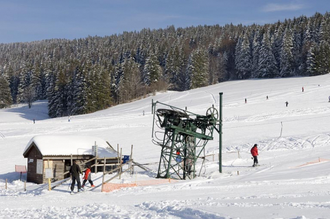 Départ du grand téleski d'Entre-les-Fourgs. © Région Bourgogne-Franche-Comté, Inventaire du patrimoine