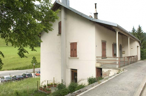 Vue générale de trois quarts gauche. © Région Bourgogne-Franche-Comté, Inventaire du patrimoine