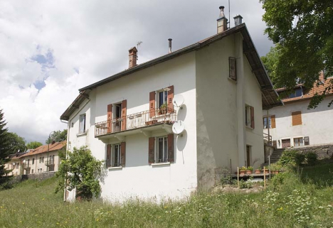 Façade postérieure de trois quarts droit. © Région Bourgogne-Franche-Comté, Inventaire du patrimoine