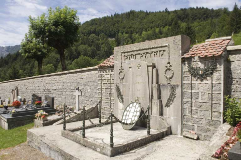 Vue rapprochée de trois quart droit. © Région Bourgogne-Franche-Comté, Inventaire du patrimoine