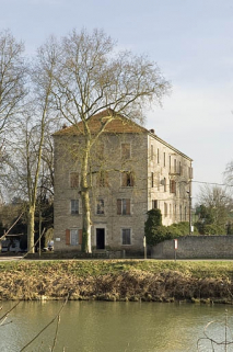 Vue d'ensemble depuis le nord-ouest. © Région Bourgogne-Franche-Comté, Inventaire du patrimoine