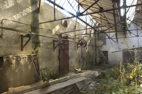 Atelier de fabrication. Charpente métallique et éléments de transmission. © Région Bourgogne-Franche-Comté, Inventaire du patrimoine
