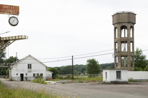Garage à camions et château d'eau. © Région Bourgogne-Franche-Comté, Inventaire du patrimoine