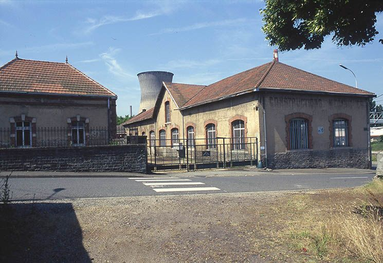 Façade postérieure de l'ancien logement du directeur, transformé en bureau après 1945. © Région Bourgogne-Franche-Comté, Inventaire du patrimoine