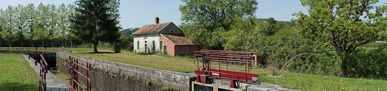 Vue d'ensemble du site d'écluse. © Région Bourgogne-Franche-Comté, Inventaire du patrimoine