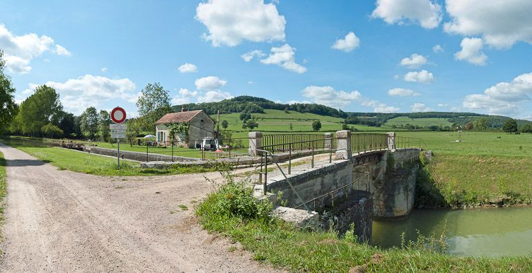 Vue d'ensemble du site d'écluse. © Région Bourgogne-Franche-Comté, Inventaire du patrimoine