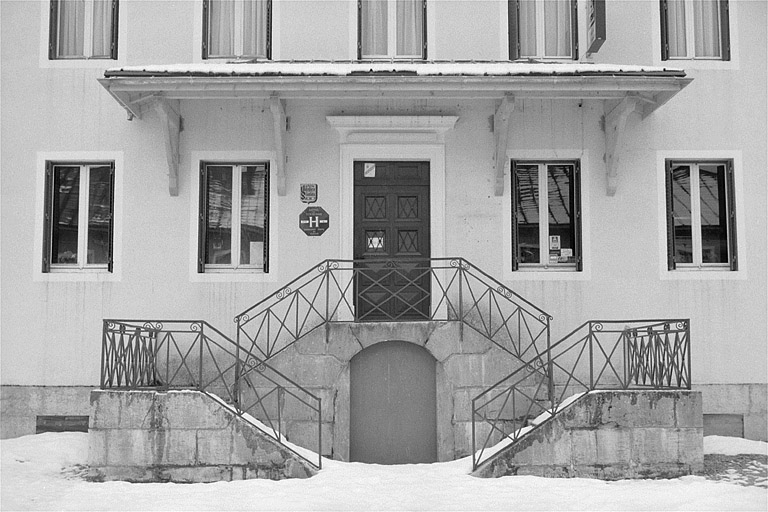 Escalier extérieur de l'atelier de fabrication. © Région Bourgogne-Franche-Comté, Inventaire du patrimoine