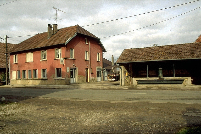Vue d'ensemble depuis le sud. © Région Bourgogne-Franche-Comté, Inventaire du patrimoine