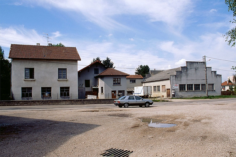 Vue d'ensemble depuis l'est. © Région Bourgogne-Franche-Comté, Inventaire du patrimoine