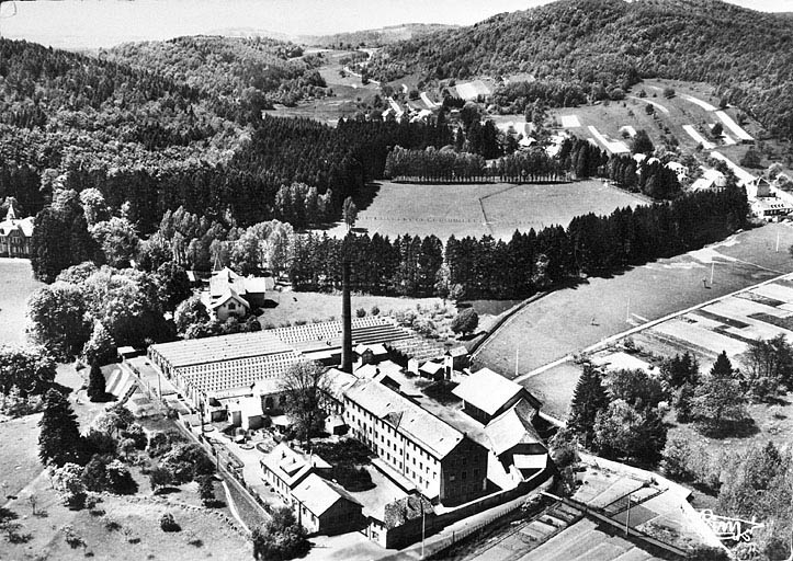 Rougemont-le-Château (T.-de-B.). Tissages Victor Erhard. Vue aérienne. © Région Bourgogne-Franche-Comté, Inventaire du patrimoine