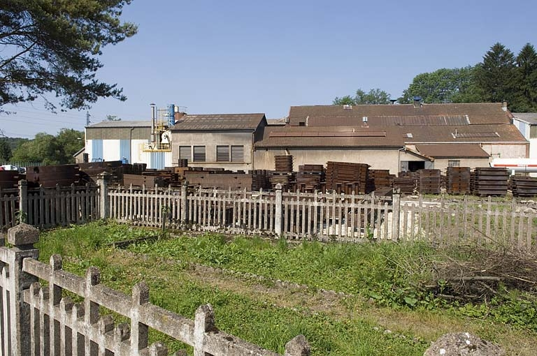 Vue d'ensemble depuis l'est. © Région Bourgogne-Franche-Comté, Inventaire du patrimoine