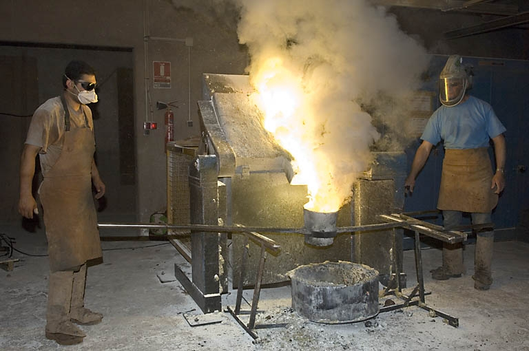 Four électrique. Remplissage de la poche. © Région Bourgogne-Franche-Comté, Inventaire du patrimoine